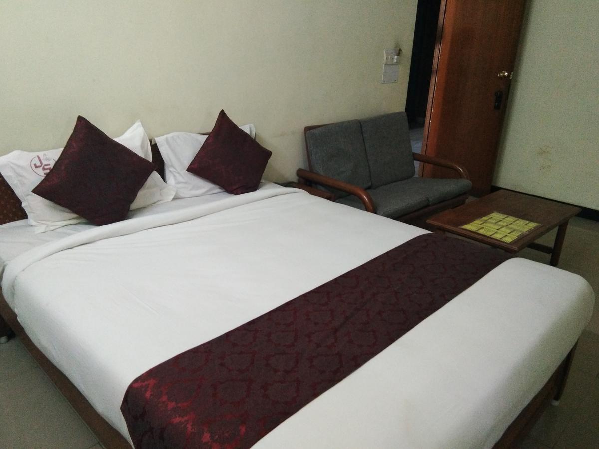 Hotel Jaysanthi Ooty Eksteriør bilde