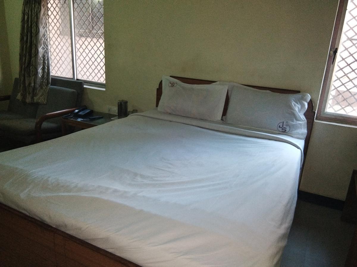 Hotel Jaysanthi Ooty Eksteriør bilde